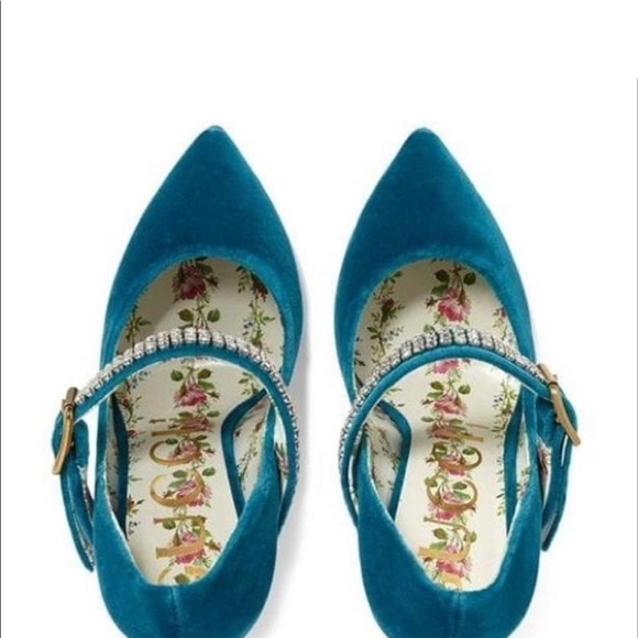 Authentic NEW GUCCI velvet Crystal Sylvia heels - Picture 4 of 8